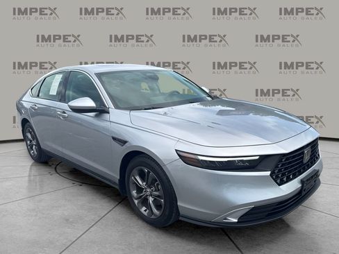 Used 2023 Honda Accord EX image 4