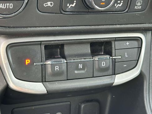 Used 2023 GMC Terrain SLE w/ Driver Convenience Package AWD/4WD image 31