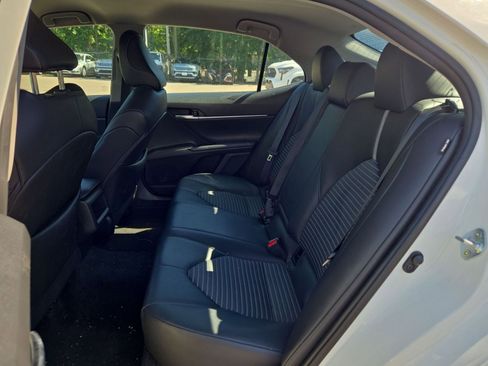 Used 2024 Toyota Camry SE FWD image 8