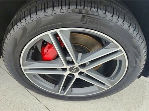 Used 2025 Audi Q5 e Premium Plus w/ Premium Plus Package image 54