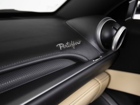Certified 2019 Ferrari Portofino image 18