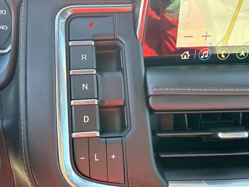 Certified 2021 Chevrolet Tahoe Z71 w/ Luxury Package image 35