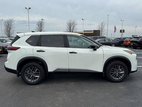 Certified 2025 Nissan Rogue S AWD/4WD image 2