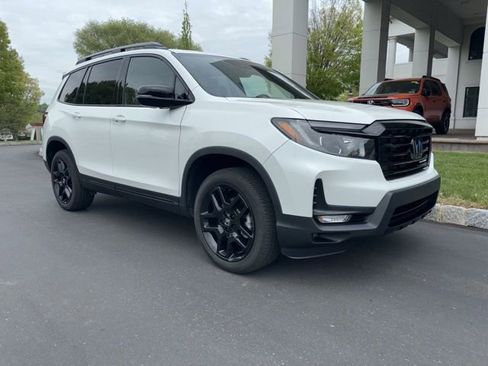 Used 2024 Honda Passport Black Edition image 3
