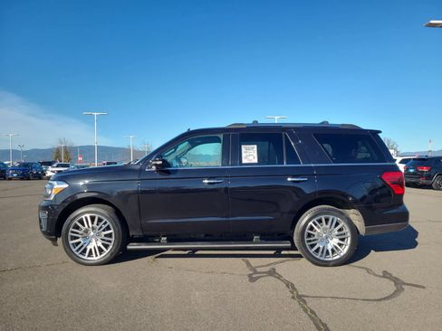 Used 2024 Ford Expedition Limited image 11