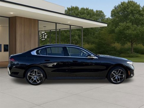 New 2026 BMW 530i w/ Premium Package image 7