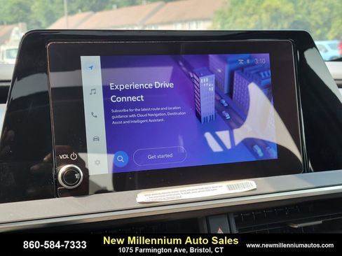 Used 2024 Toyota Prius XLE image 21