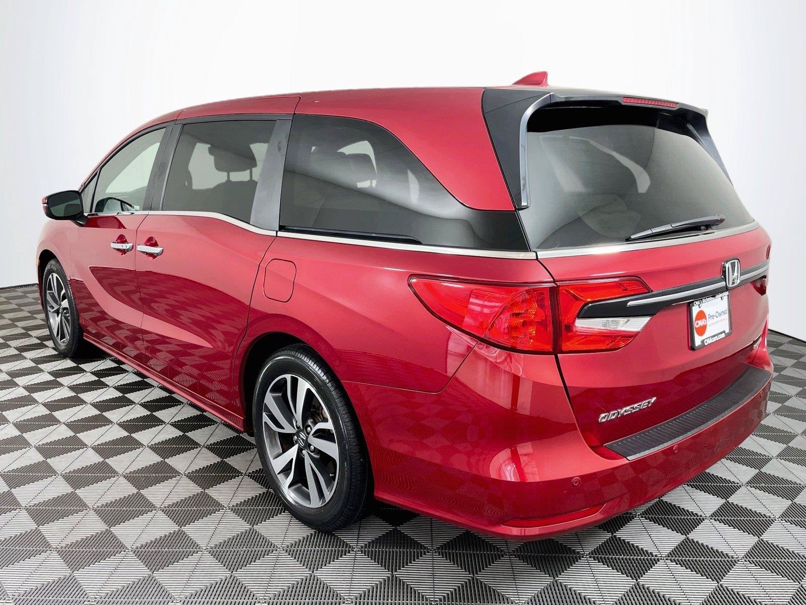 Certified 2024 Honda Odyssey Touring image 7