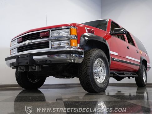 Used 1999 Chevrolet Suburban 2500 w/ Preferred Equipment Group 2 image 20