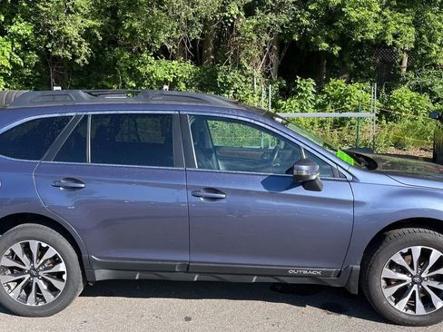 Used 2016 Subaru Outback 2.5i Limited AWD/4WD image 11