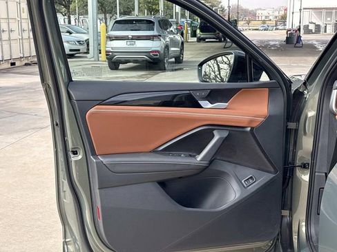 New 2026 Volkswagen Tiguan SEL R-Line image 9