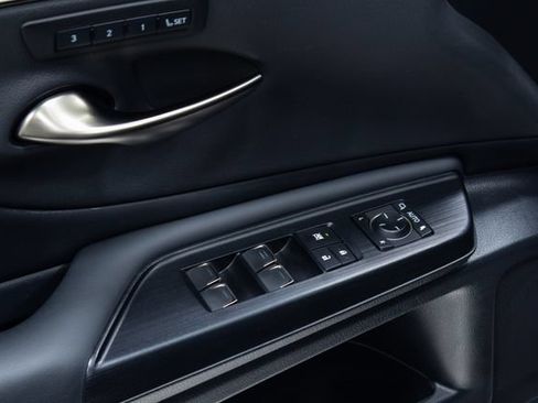 Used 2021 Lexus ES 350 F Sport w/ Accessory Package FWD image 12