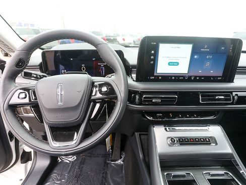 New 2026 Lincoln Aviator AWD image 11