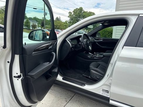 Used 2025 BMW X4 xDrive30i AWD/4WD image 20