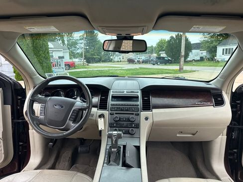 Used 2010 Ford Taurus SEL FWD image 9