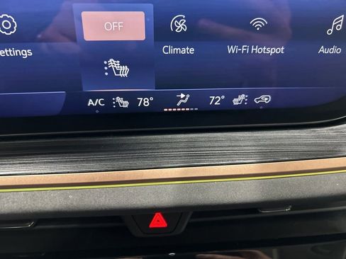 Used 2024 Buick Envision Sport Touring image 22