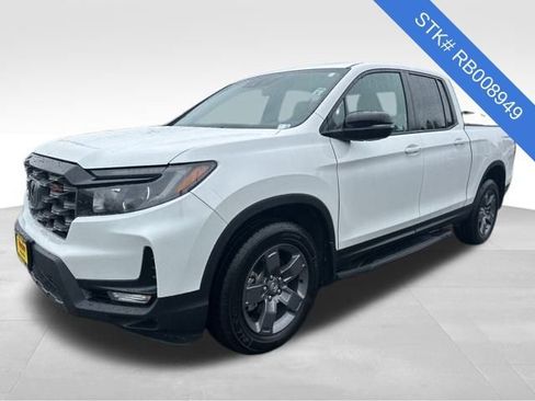 Used 2024 Honda Ridgeline TrailSport image 3