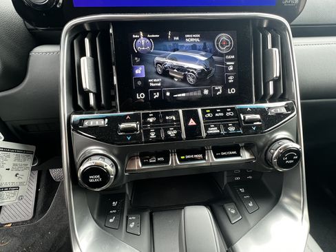 New 2026 Lexus LX 700h Luxury AWD/4WD image 18