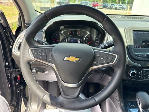 Used 2023 Chevrolet Equinox LT AWD/4WD image 18