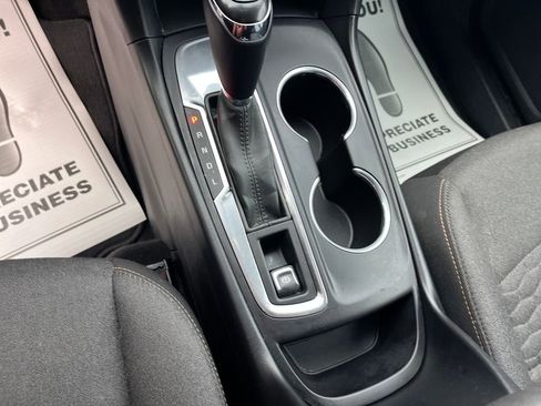 Used 2018 Chevrolet Equinox LT image 16