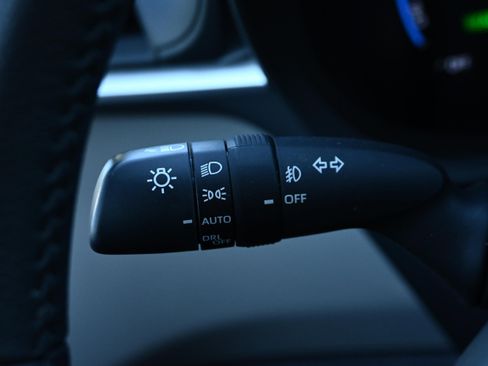 Used 2023 Toyota Sienna XLE image 35