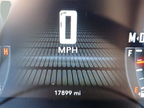 Used 2022 Dodge Challenger R/T w/ Plus Package image 12