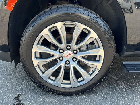 Used 2021 GMC Yukon XL Denali w/ Denali Premium Package AWD/4WD image 20