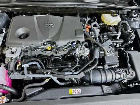 Used 2025 Toyota Camry SE image 30