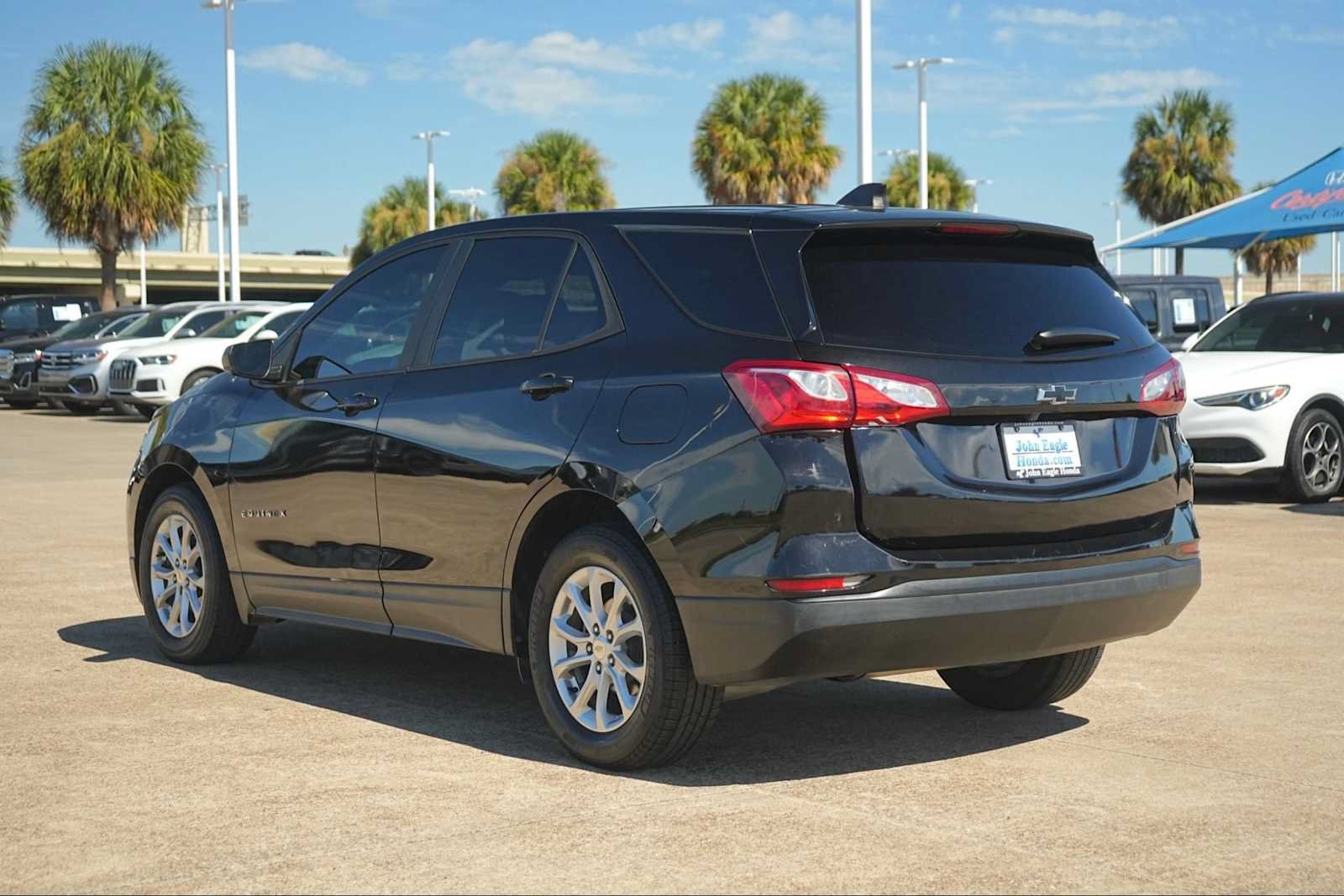 Used 2021 Chevrolet Equinox LS w/ LS Convenience Package FWD image 4