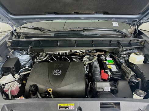 Used 2020 Toyota Highlander XLE FWD image 36