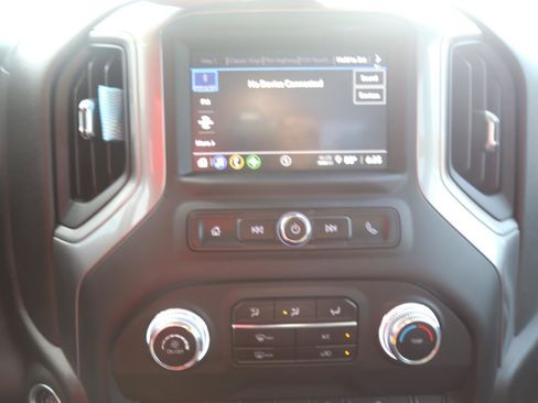 Used 2024 GMC Sierra 2500 Pro w/ 1SA Pro Safety Plus Package AWD/4WD image 11