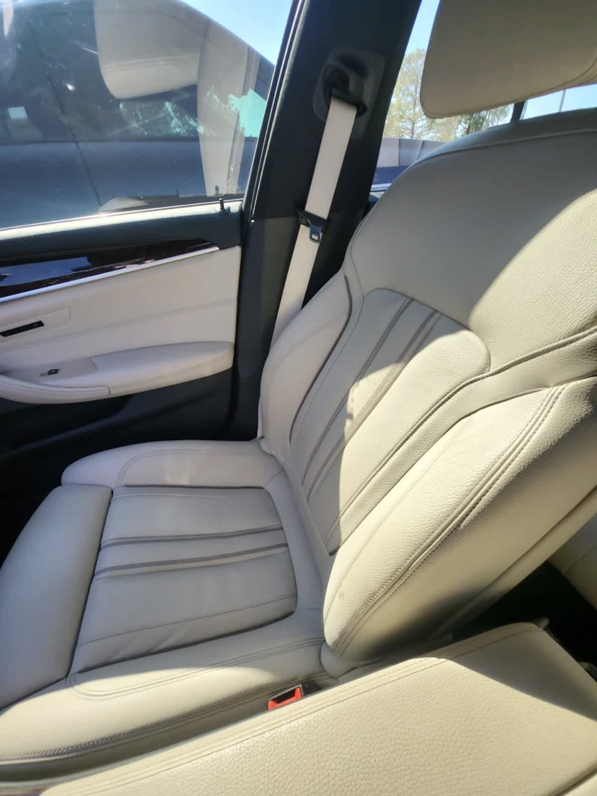 Used 2019 BMW 530e w/ Premium Package RWD image 5