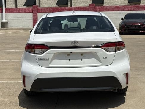 Used 2024 Toyota Corolla LE FWD image 5
