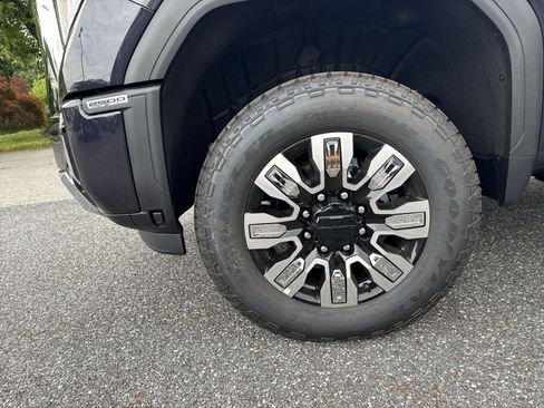 New 2026 GMC Sierra 2500 Denali w/ Denali Reserve Package AWD/4WD image 8