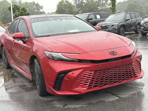 Used 2025 Toyota Camry XSE w/ Premium Plus Package AWD/4WD image 3