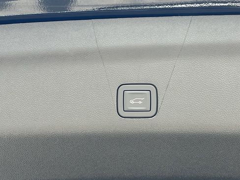 New 2025 Chevrolet Suburban High Country w/ Sun And Tow Package image 22