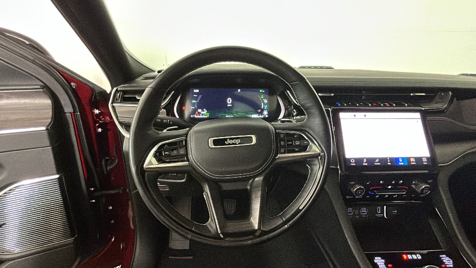 Used 2022 Jeep Grand Cherokee Overland w/ Advanced Protech Group III AWD/4WD image 18