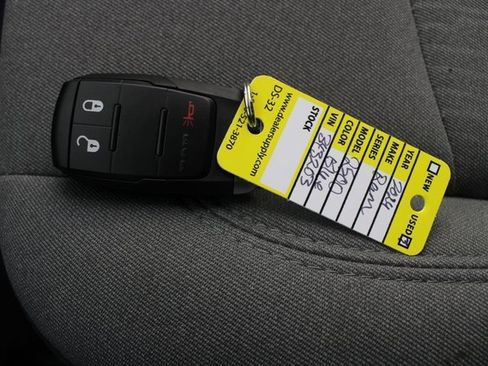 Used 2024 RAM 2500 Big Horn w/ Bed Utility Group image 7