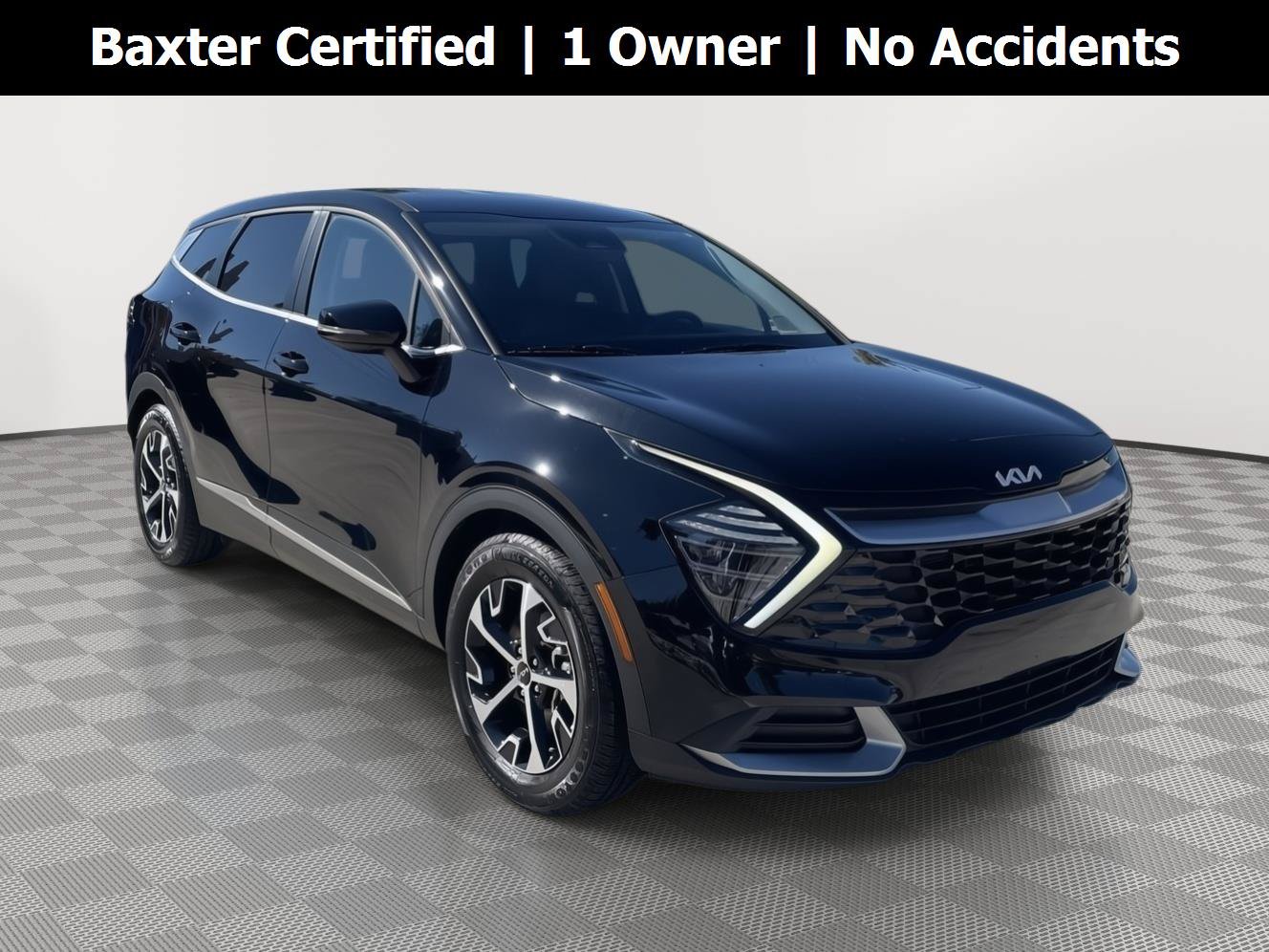 Used 2025 Kia Sportage EX FWD image 1