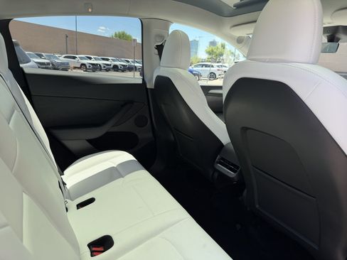Used 2024 Tesla Model Y 2WD image 42