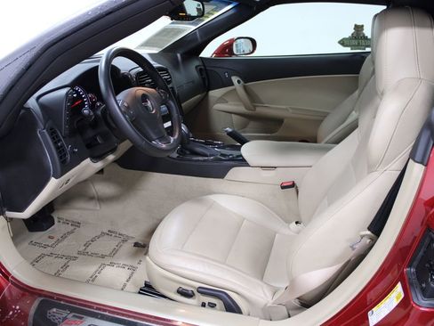 Used 2013 Chevrolet Corvette Coupe w/ 3LT Preferred Equipment Group image 19