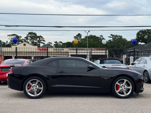 Used 2014 Chevrolet Camaro SS w/ RS Package RWD image 9