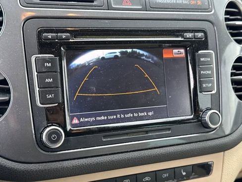 Used 2014 Volkswagen Tiguan SE image 25