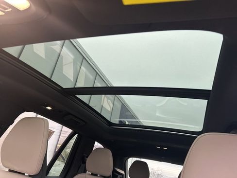 Used 2025 Volvo XC90 B5 Plus image 27