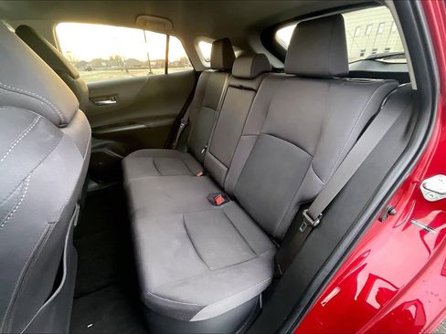 Used 2021 Toyota Venza LE image 17