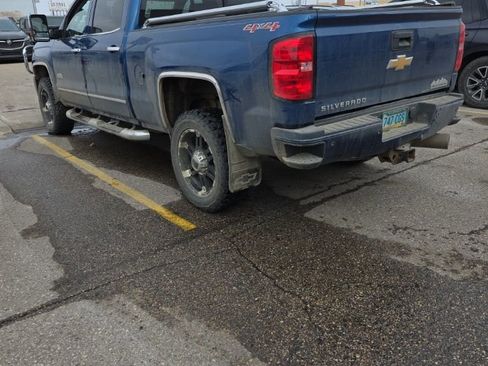 Used 2017 Chevrolet Silverado 2500 High Country w/ Duramax Plus Package image 3