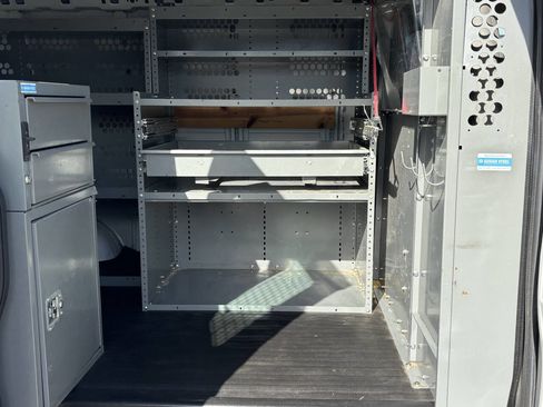 Used 2013 Chevrolet Express 2500 image 18