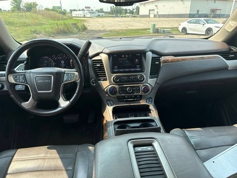Used 2015 GMC Yukon XL Denali w/ Premium Package AWD/4WD image 12