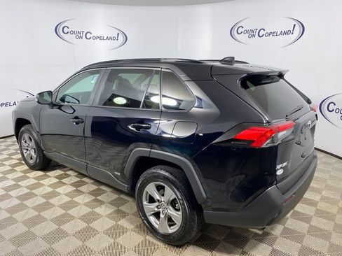 Used 2022 Toyota RAV4 XLE w/ Convenience Package AWD/4WD image 4