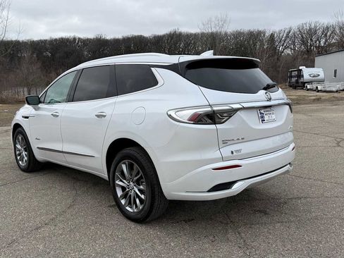 Used 2024 Buick Enclave Avenir image 5
